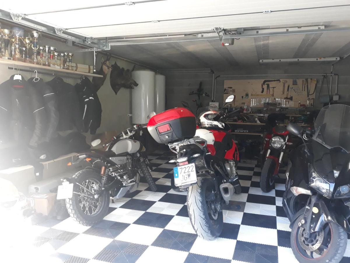 לינה וארוחת בוקר Saint-Martin-sur-le-Chambre L'Entre 2 Cols מראה חיצוני תמונה